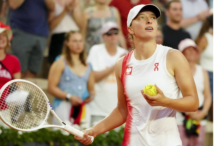 Iga Swiatek’s Coach Admits to Big Change After Jelena Ostapenko Loss