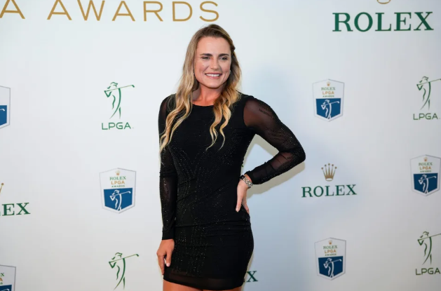 LPGA star Lexi Thompson shares engagement photos with fiancé and beloved Havapoo