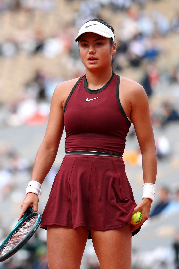 STOP EVERYTHING: Emma Raducanu’s Latest Move Is SHOCKING The Tennis World – And Wimbledon Will NEVER Be The Same!