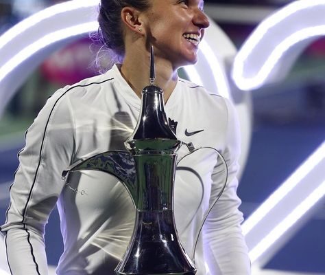 Simona Halep’s Comeback Body Has Fans Doing Double Takes — “Is That Really Her?!