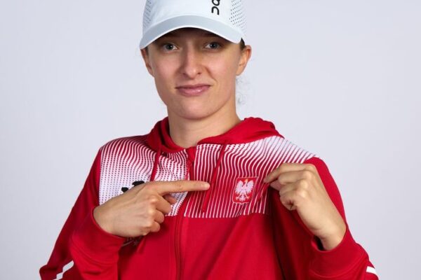 “Iga Swiatek Smashes Record — But Her Shocking Wuhan Loss Exposed a Fragile Side No One Saw”